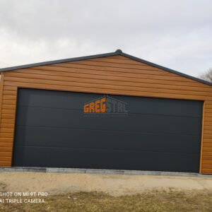 GARAŻ BLASZANY Z BRAMĄ SEGMENTOWĄ 9m X 6m